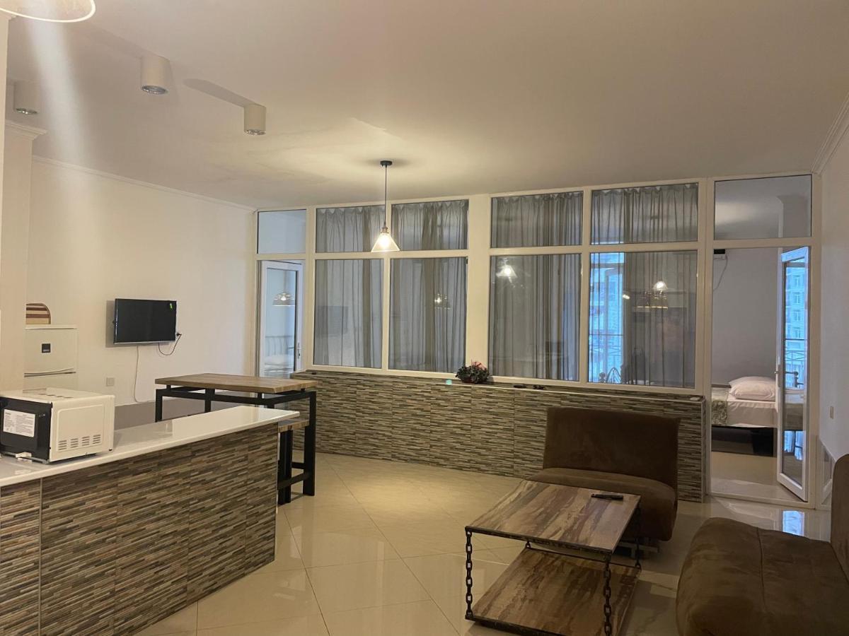 Cozy Apartment In The Center Of 바투미 외부 사진